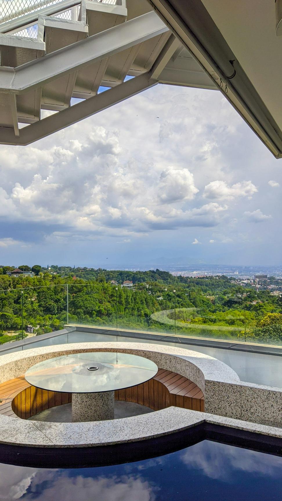 Storm View Suite
